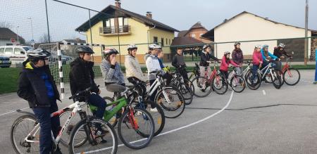 Predaja spretnostnega poligona učencem Osnovne šole Janeza Kuharja Razkrižje 3